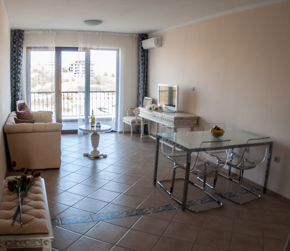Apartment, 1 Bedroom, River View Or Sea View photo 1