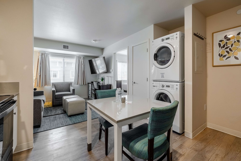 Suite, 1 Bedroom photo 3