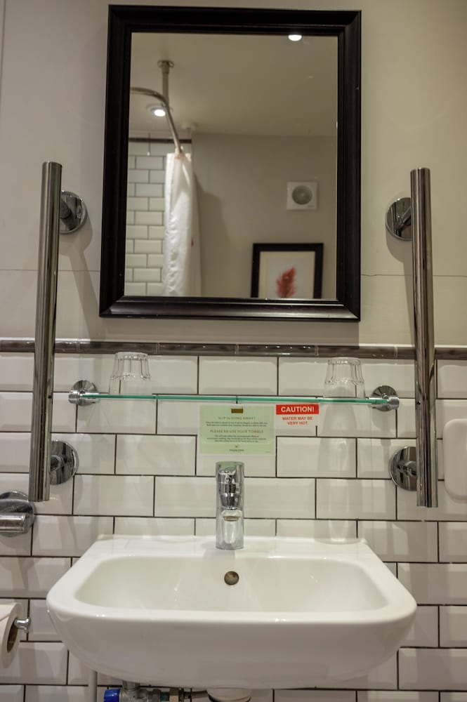Accessible Room - Photo 4
