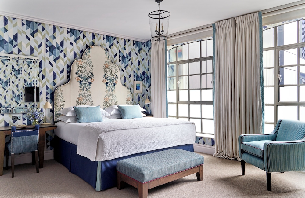 Three Bedroom Richmond Suite