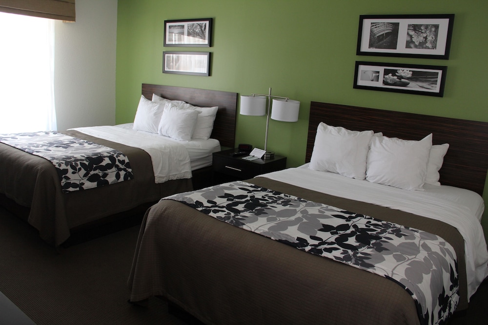 Standard Room, 2 Queen Beds - Photo 1