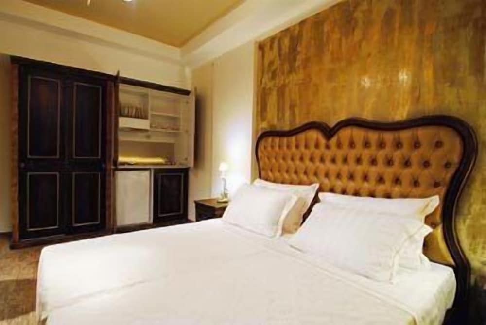 Deluxe Room, Sea View - Photo 10