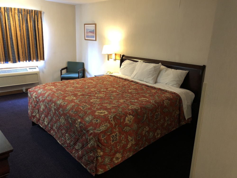 Studio Suite, 1 King Bed, Non Smoking photo 1