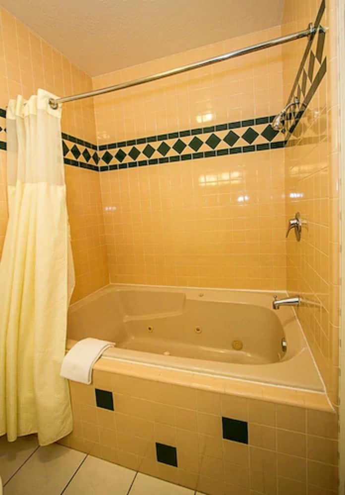 Room, 1 King Bed with Sofa bed, Jetted Tub - Photo 3