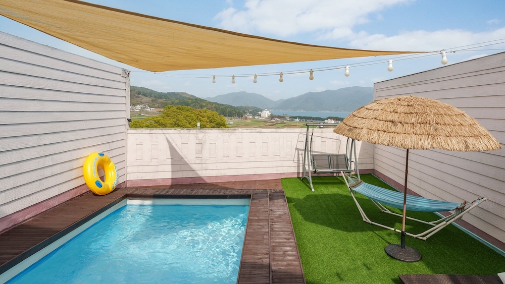 Basic Room, 1 Bedroom (Unit4(Pet/PrivatePool /NoWarmWater))