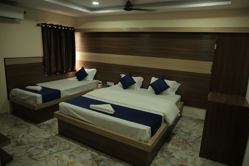 Deluxe Triple Room - Photo 1