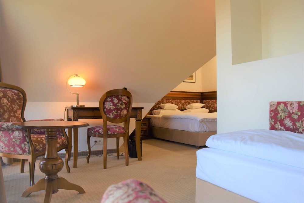 Standard Double or Twin Room photo 3