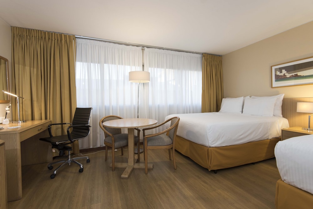 Standard Room, 2 Queen Beds, Smoking - Photo 4