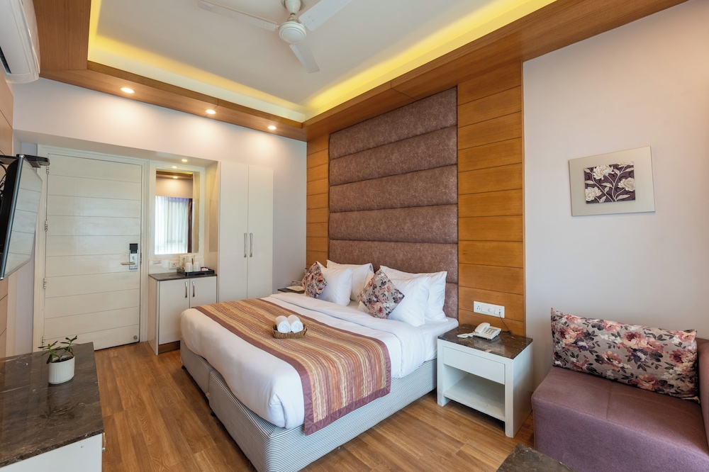 Deluxe Double room with Balcony A wing