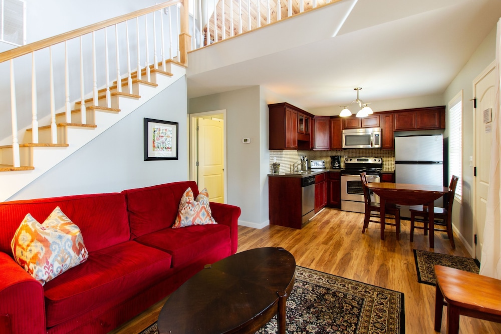 Standard Room, Multiple Beds, Non Smoking (Mountain View Villas 6 Person Villa) photo 1