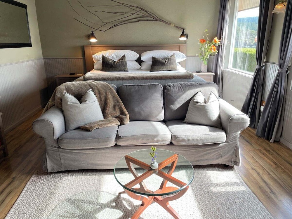 Spruce (Suite 4) photo 1