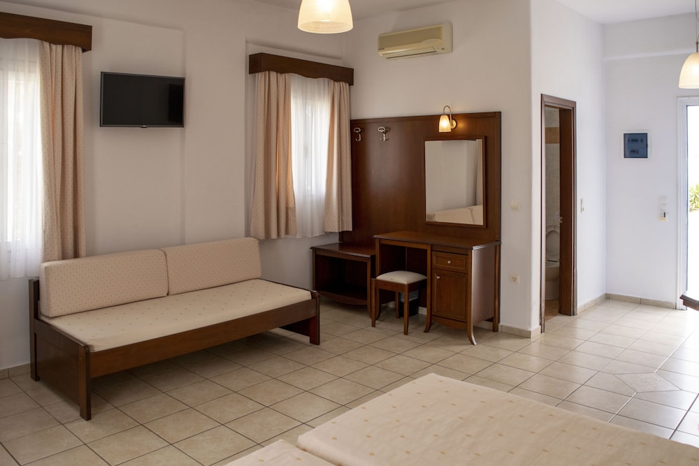 Superior Triple Room - Photo 3