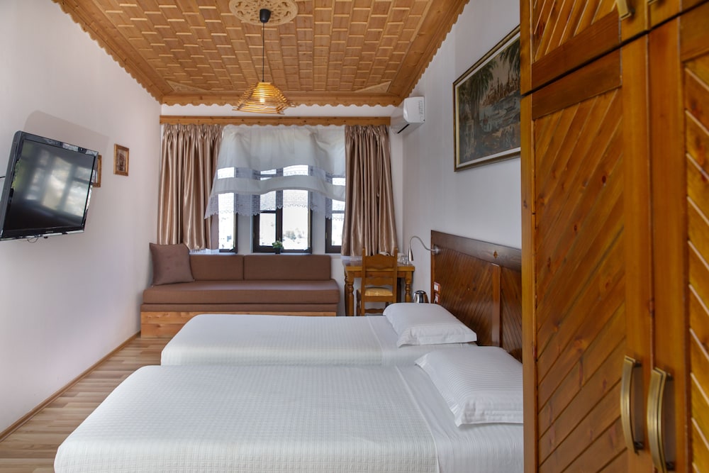 Deluxe Double or Twin Room, City View photo 2