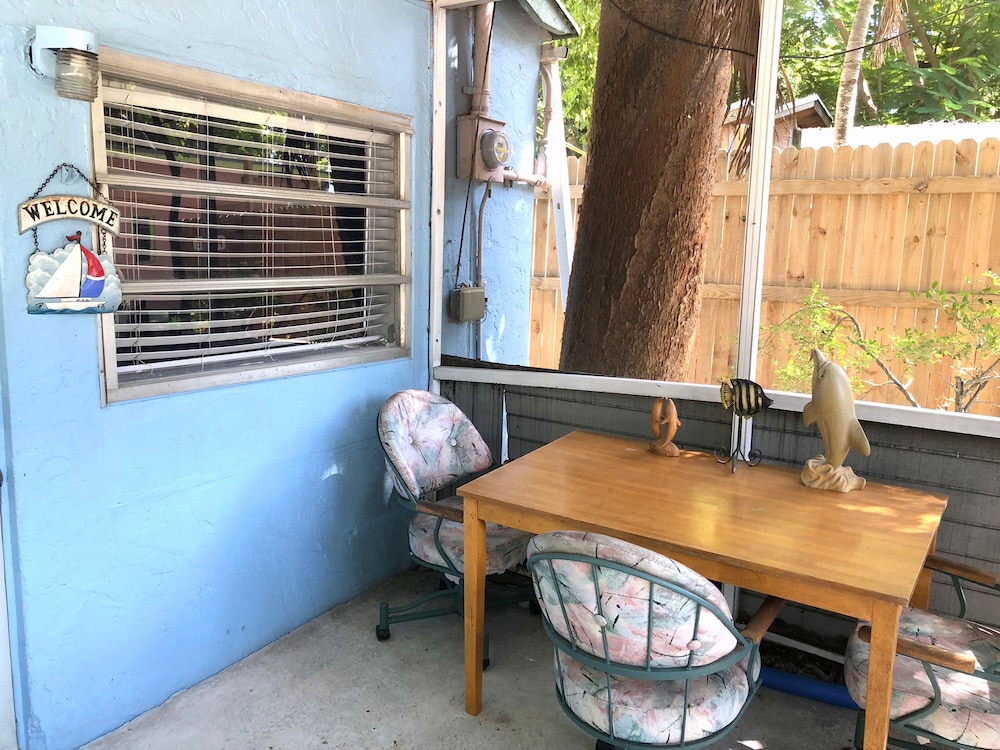 Economy Cottage, Kitchenette, Beachside photo 2