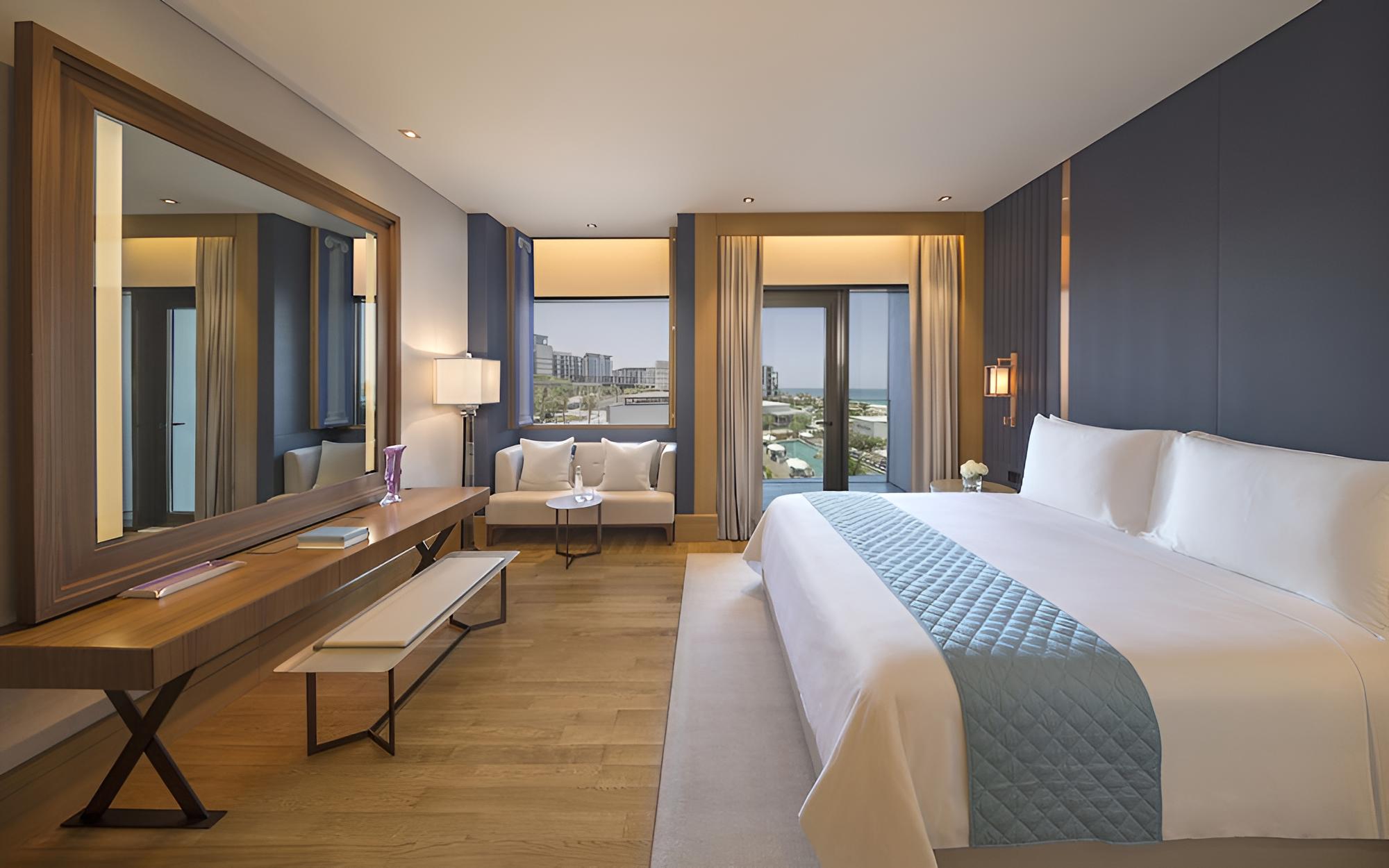 Deluxe Resort View King Room photo 3