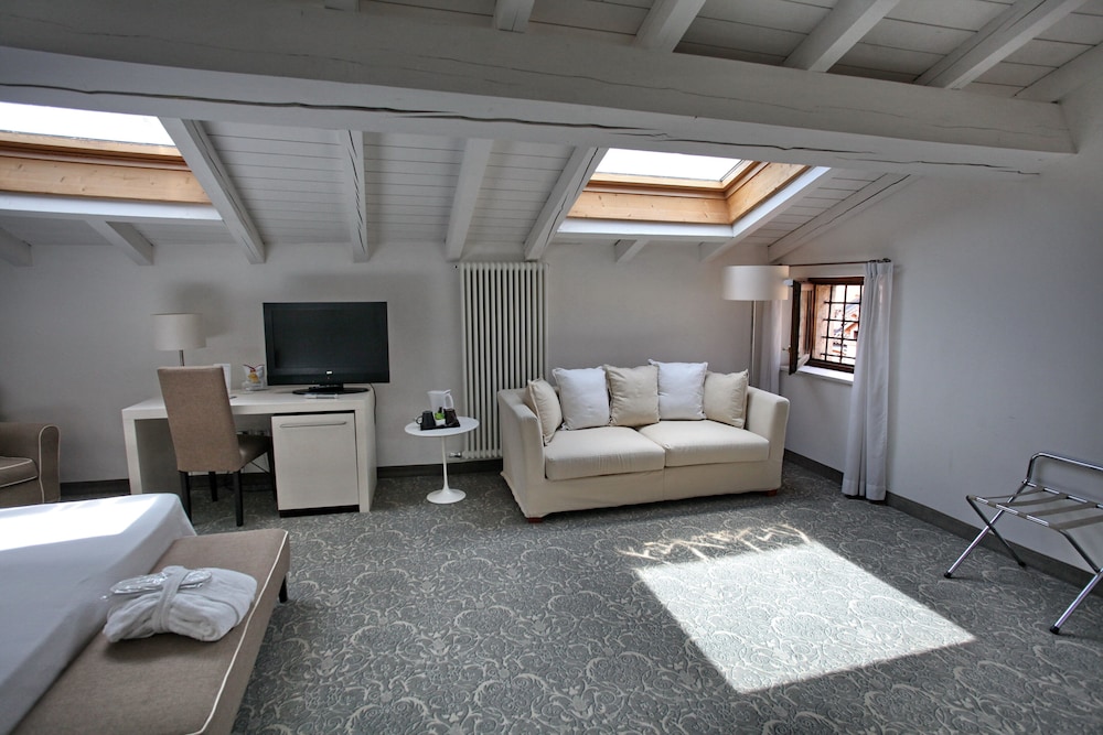 Junior Suite - Photo 1