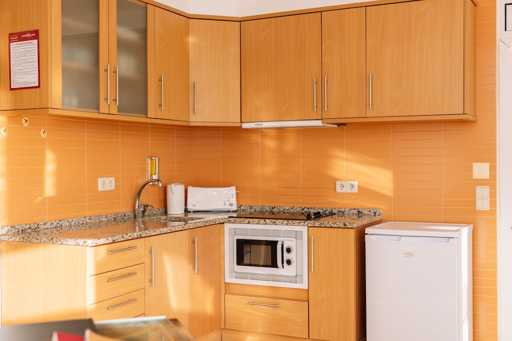 Deluxe Apartment , 2 bedrooms, Sea or Pool View ( 6 Pax) - Photo 5