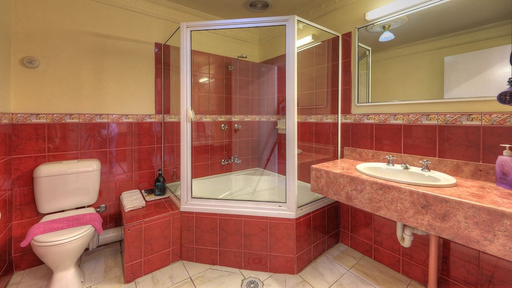 Executive Suite (Three) - Photo 6