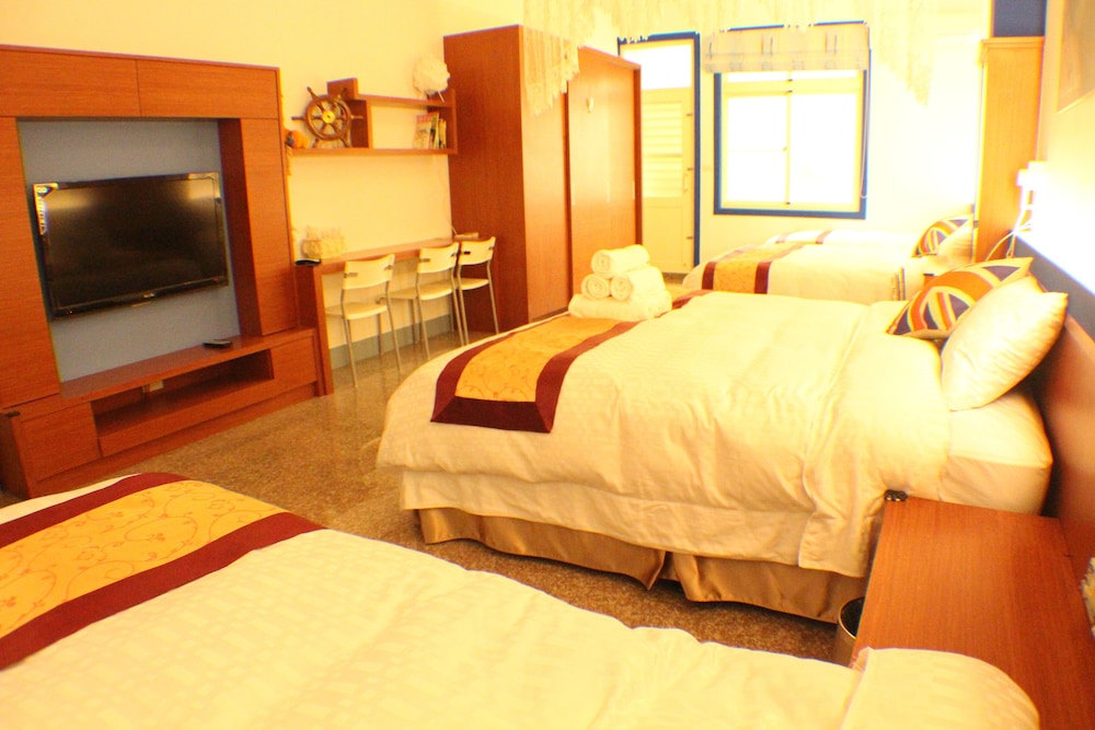 Family Room photo 2