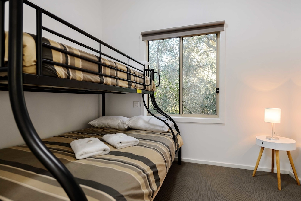Deluxe 2 Bedroom Accessible Cabin photo 3