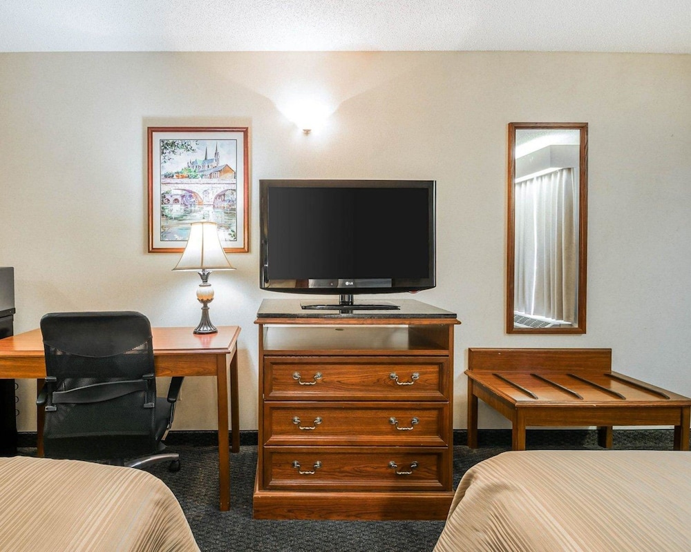 Standard Room, 2 Double Beds, Non Smoking - Photo 6