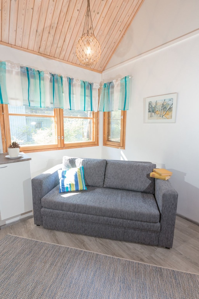 Cottage, multiple beds (5-6 Adults) - Photo 5
