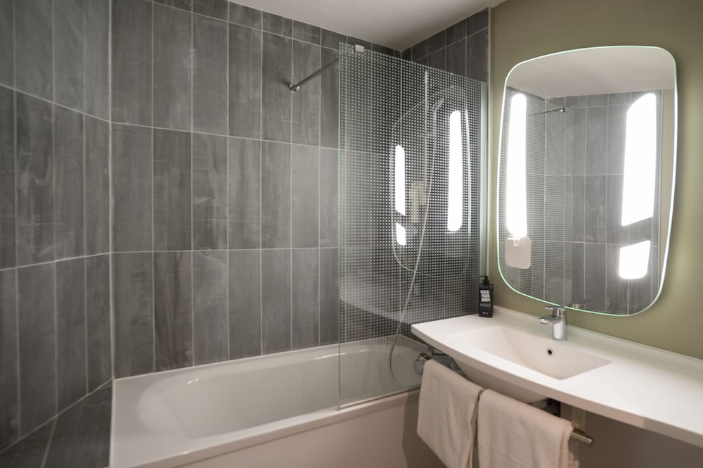 Standard Room, 2 Twin Beds - Photo 2