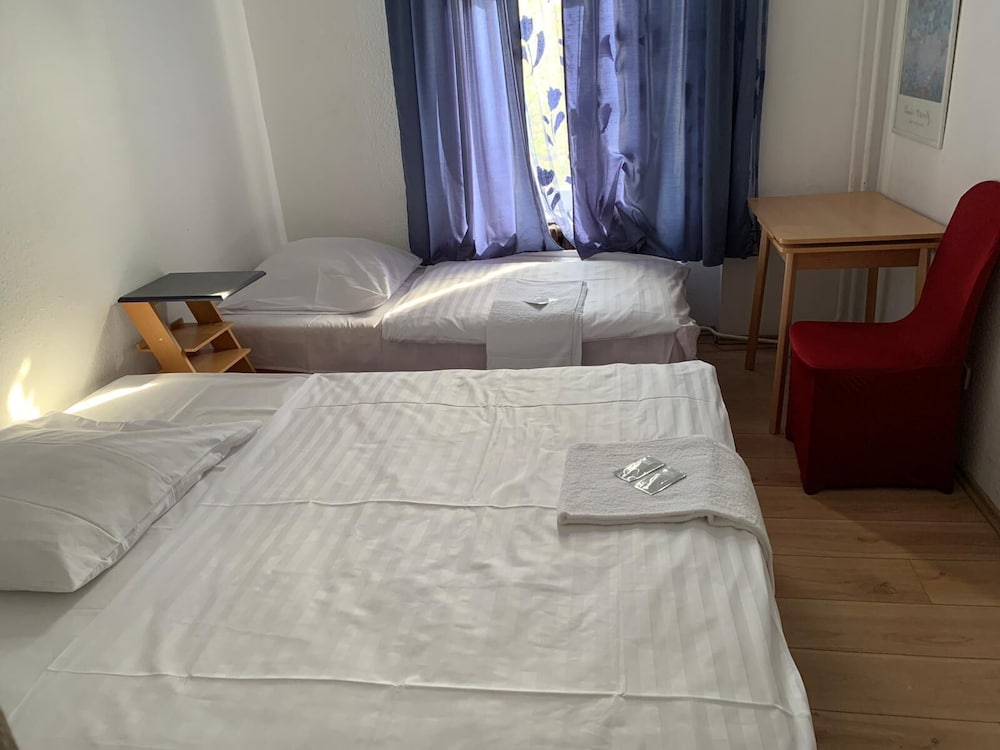Economy Triple Room