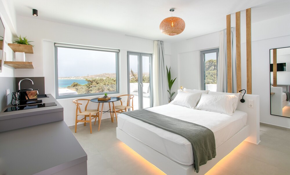 Junior Sea view Suite with Hot tub