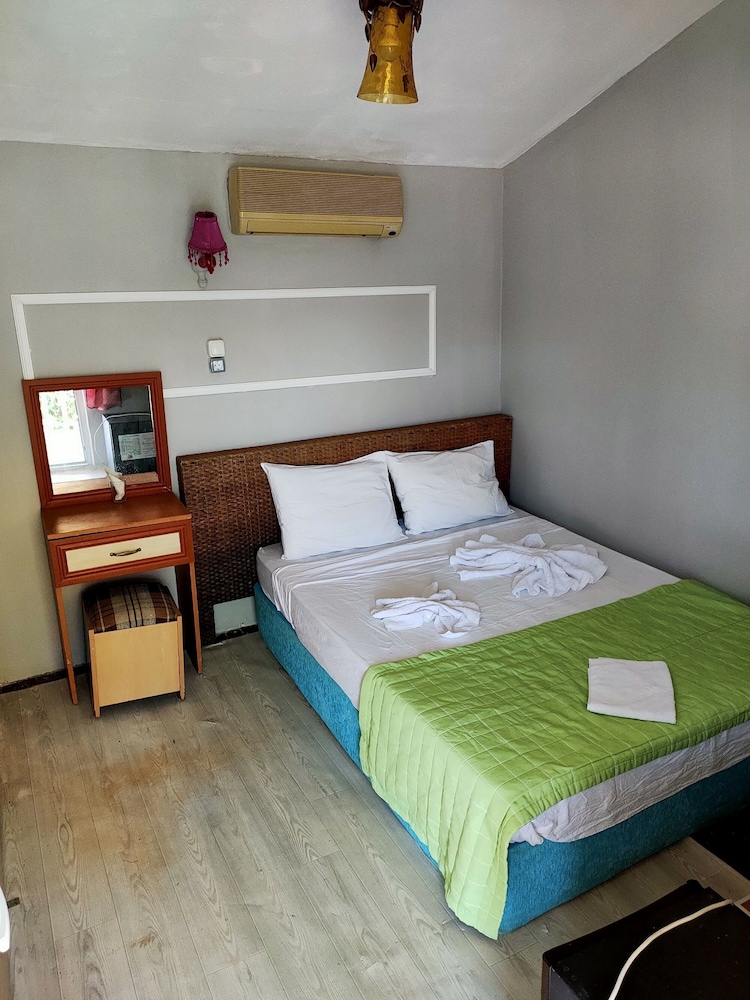 Economy Double or Twin Room photo 2
