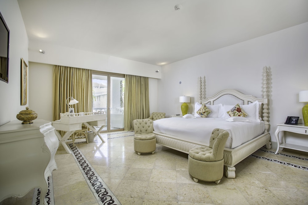 Four Bedroom Imperial Villa thumbnail 6