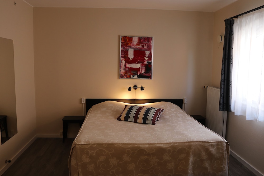 Comfort Double Room, 1 Queen Bed photo 2