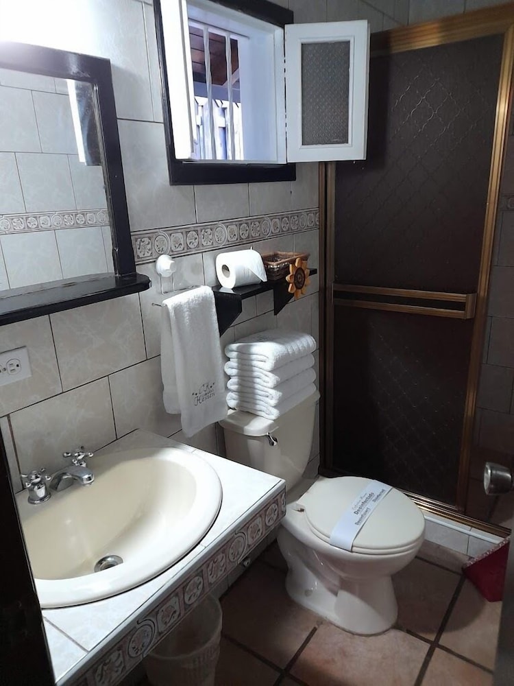 Family Cabin, 2 Bedrooms, Garden View photo 2