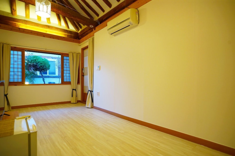 Traditional Room (Gold) photo 2