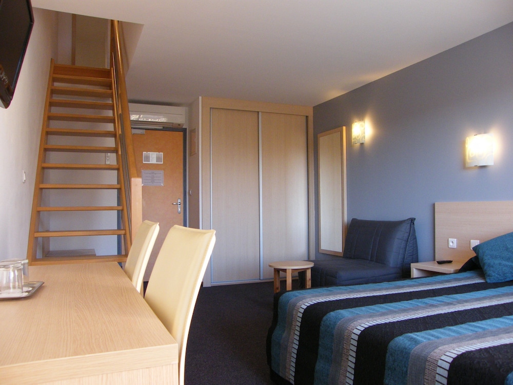 Family Duplex, 2 Bedrooms, Balcony, Courtyard Area photo 1