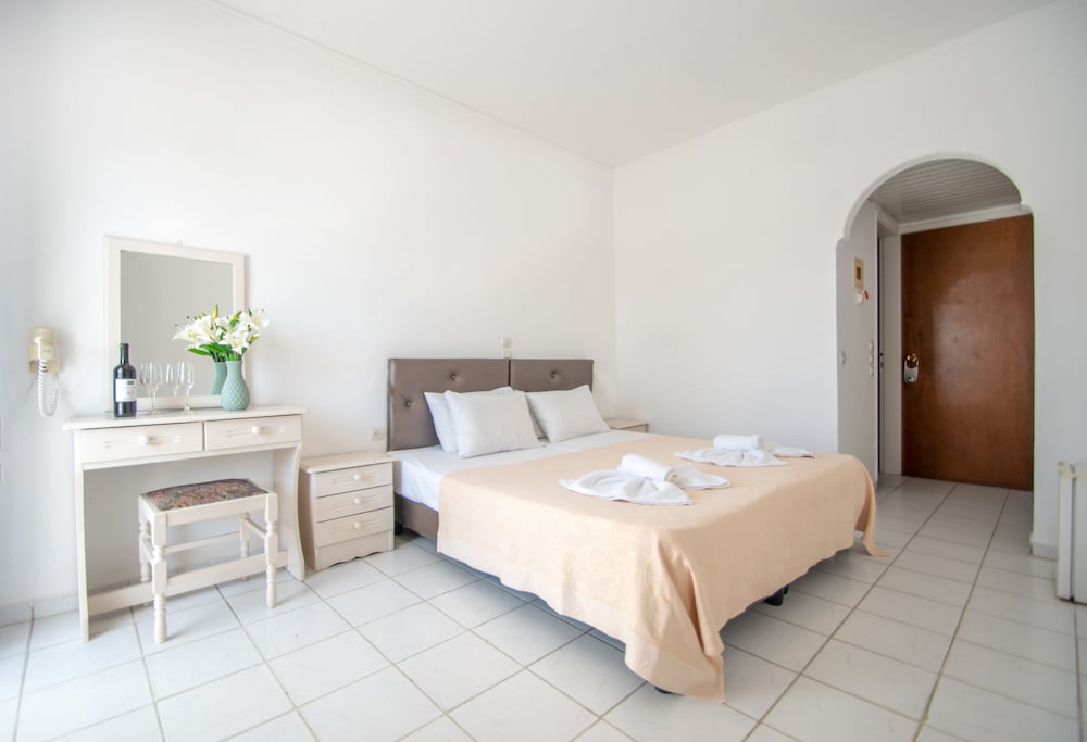 Double or Twin Room with Pool View