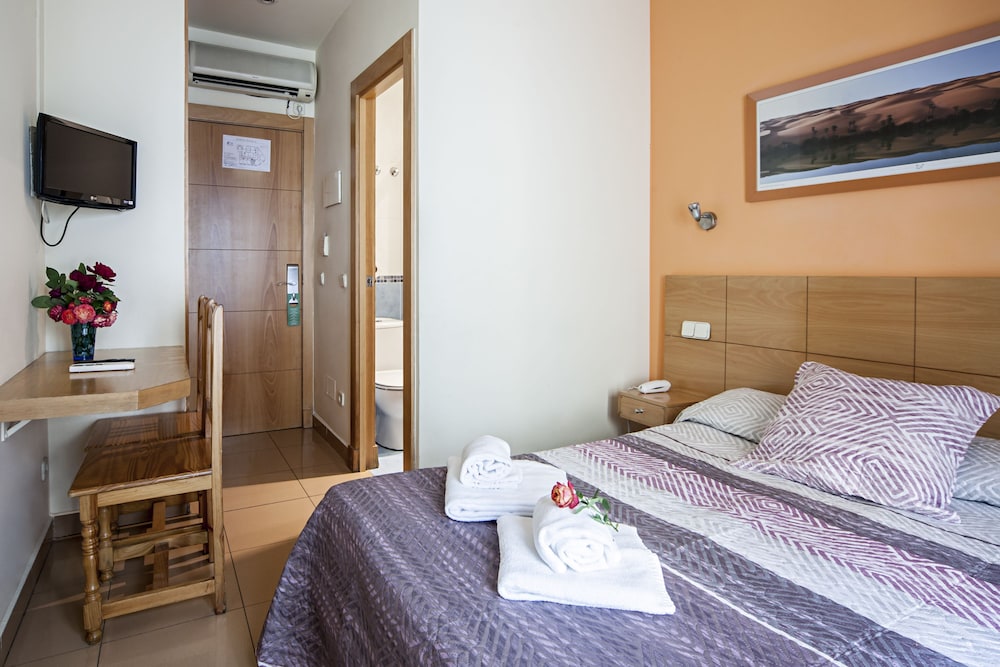 Double or Twin Room photo 2
