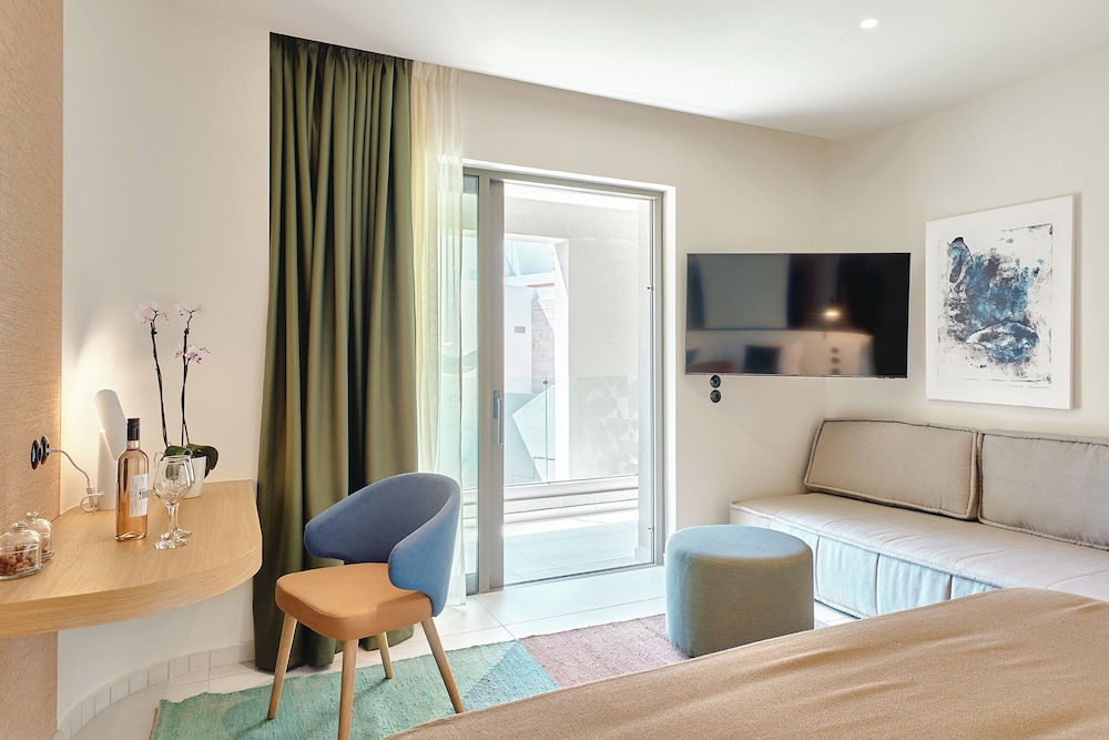Pure Luxe Junior Suite Garden View photo 3