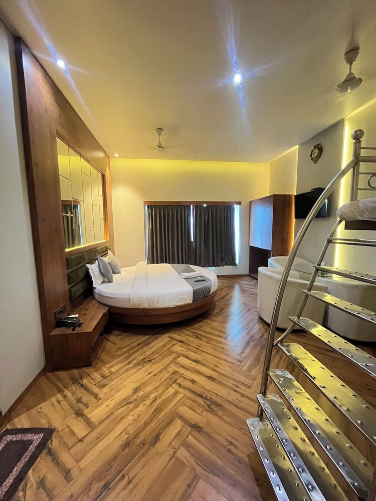 Premier Suite photo 2