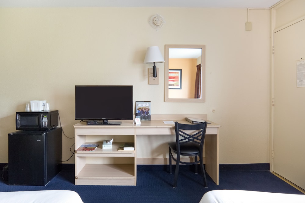 Room, 1 Double Bed, Non Smoking - Photo 2