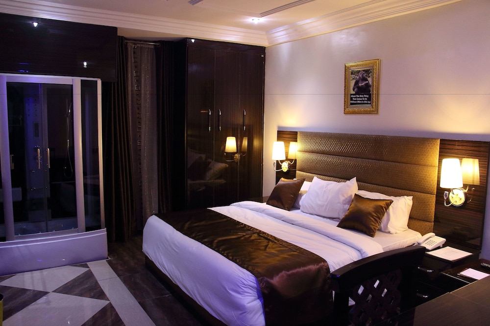 Honeymoon Room photo 2