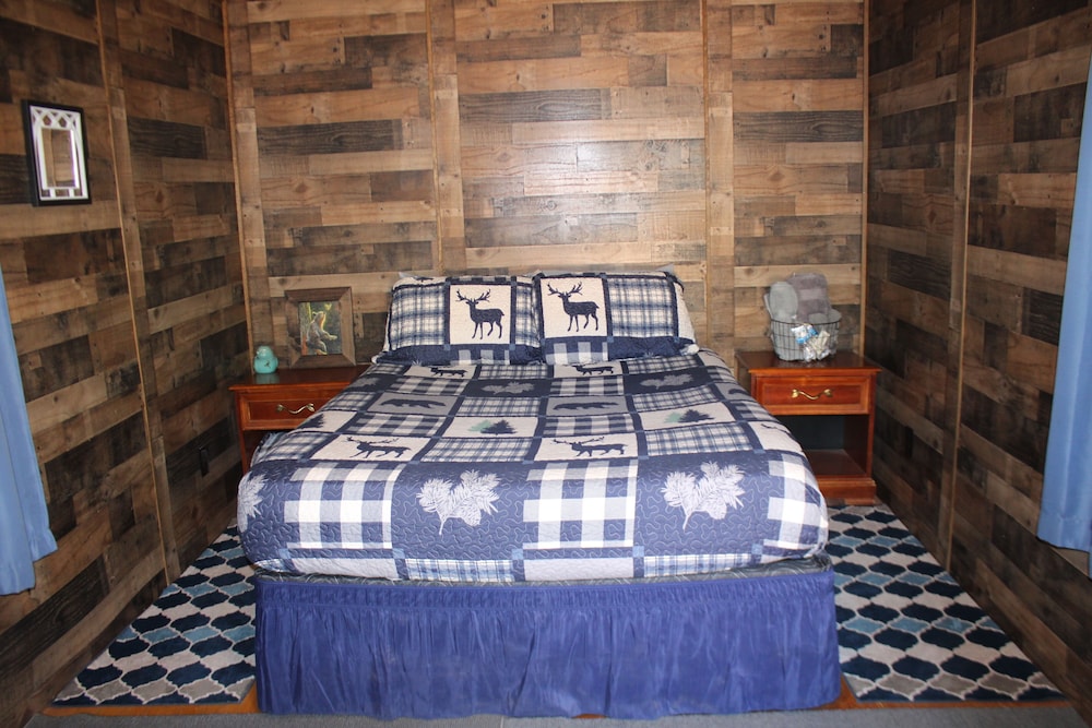 Basic Cabin photo 2