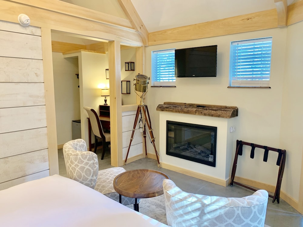Signature Room, 1 King Bed photo 1