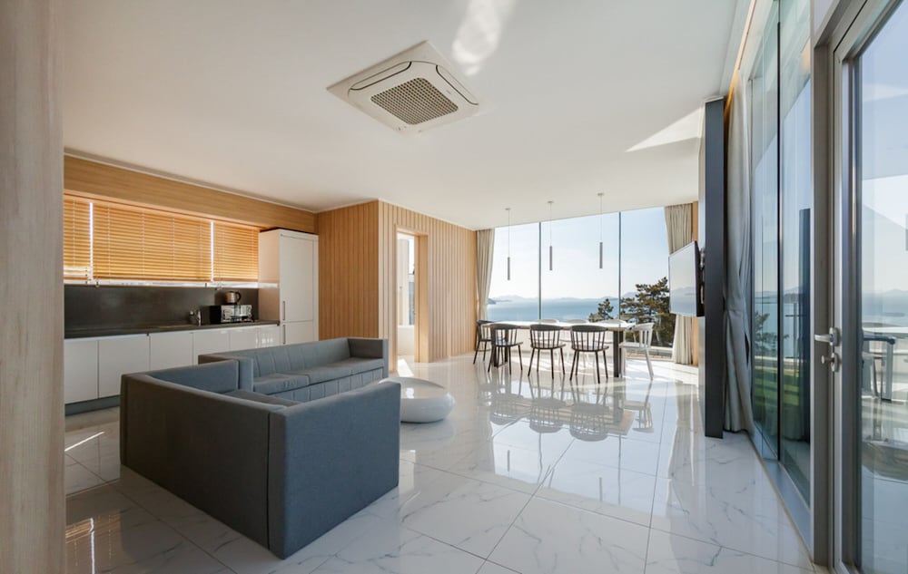 Club Hotel C VIP