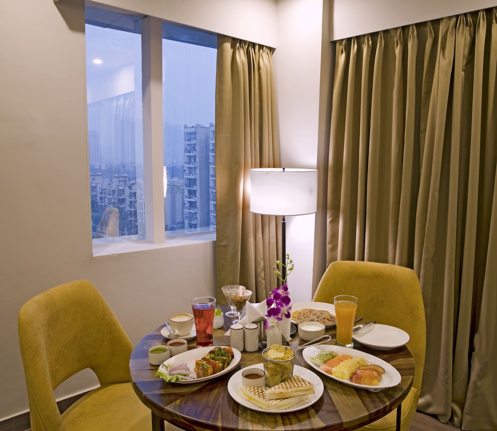 Suite - Photo 7