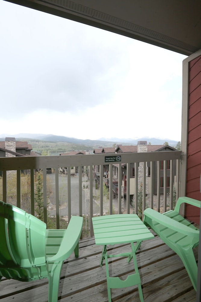 Family Loft, 2 Bedrooms, Hot Tub, Mountain View photo 3