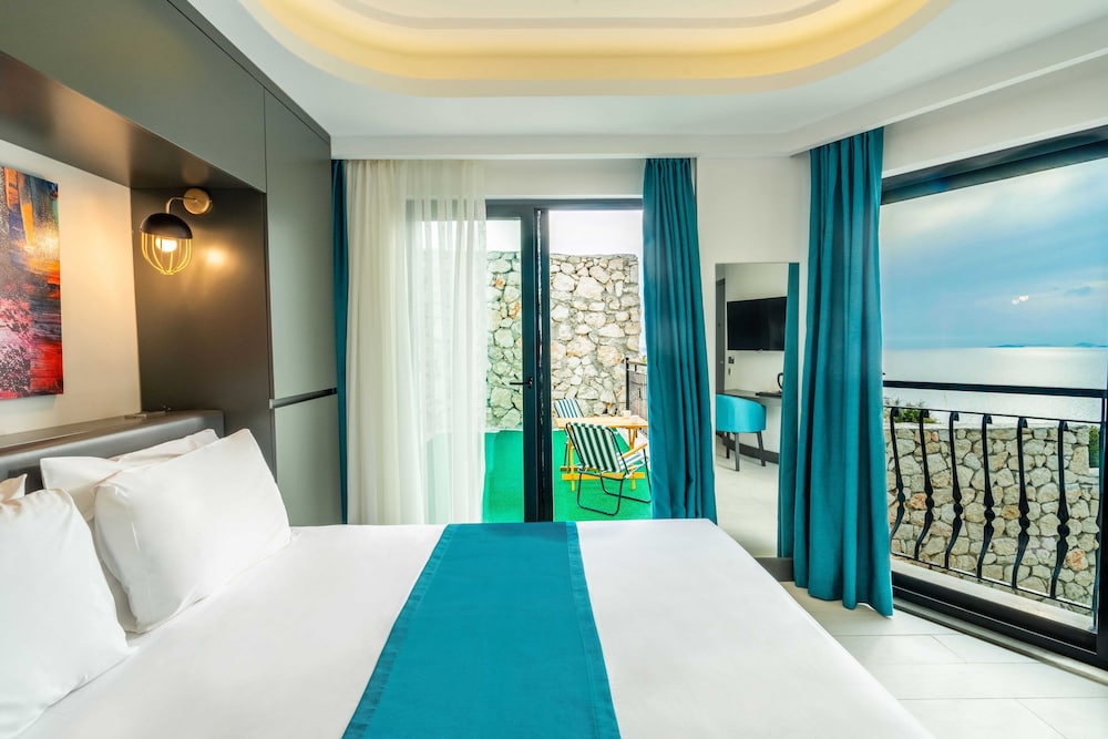 Junior Room, Terrace, Sea View - Photo 1