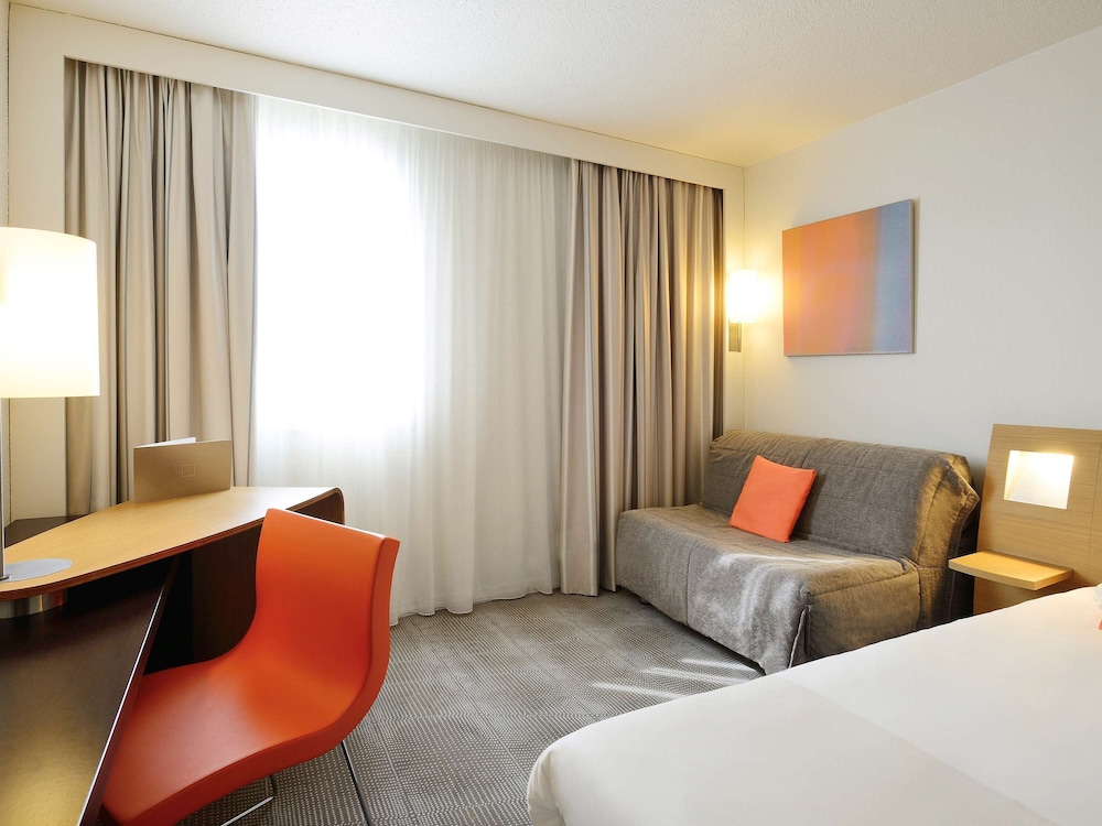 Superior Room, 1 Queen Bed with Sofa bed - Photo 7