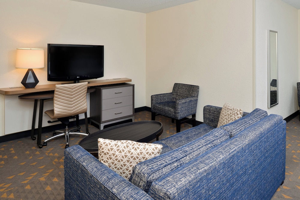 Suite, Multiple Beds - Photo 3