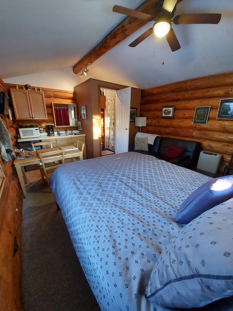 Sourdough Cabin photo 1